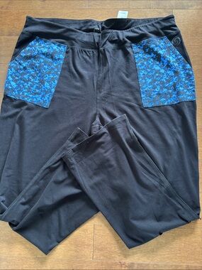 NWT Active Zone black athletic pants.
